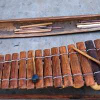 Balafon et Lenjal (derrière)